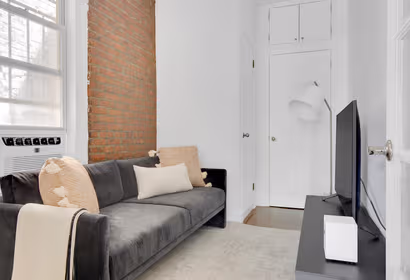 Forsyth St Apartment