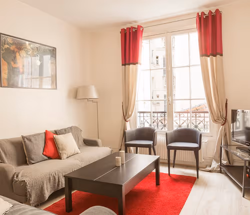 JUST A HOP FROM INVALIDES, ON RUE CHEVERT