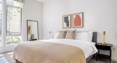 Redwood Ave Apartment