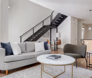 Redwood Ave Apartment