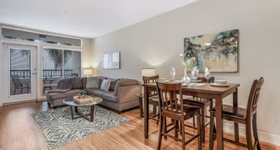 One Bedroom Apartment near Tiverton Ave