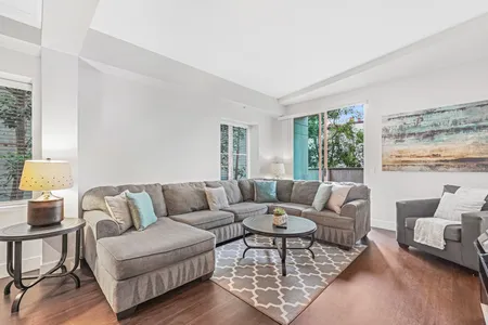 Wilshire Blvd Serviced Apartment