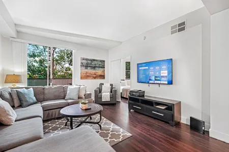 Wilshire Blvd Serviced Apartment