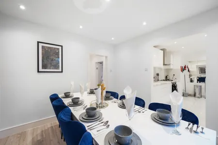 Amazing Abode in Shepherds Bush