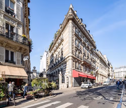 LOCATED ON RUE LALLIER. NEXT TO AV, TRUDAINE