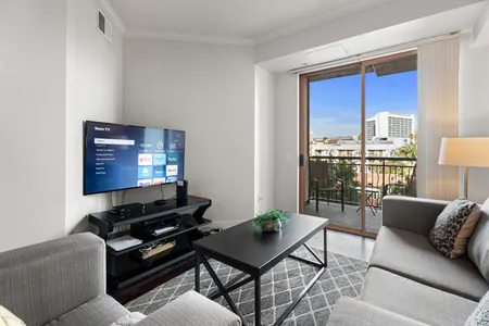 Classic 1BR in Wilshire Blvd