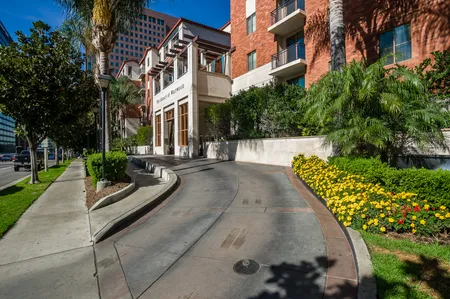 Classic 1BR in Wilshire Blvd