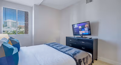 Two Bedroom Apartment in Wilshire Blvd