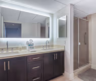 Two Bedroom Apartment in Wilshire Blvd