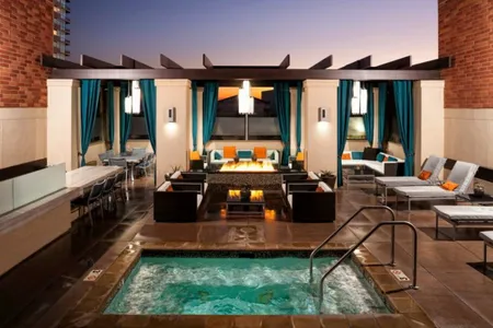 Two Bedroom Apartment in Wilshire Blvd