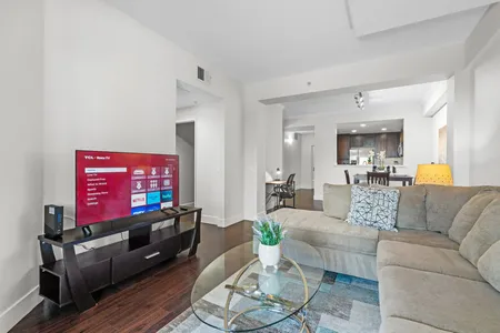 2 Bedroom in Wilshire Blvd