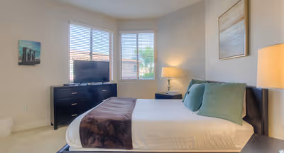 Homely 2BR in Wilshire Blvd