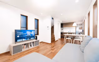 Spacious Two Bedroom Apartment in Roppongi