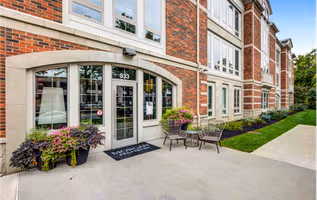 933 The U Apartment Homes