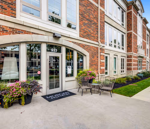 933 The U Apartment Homes