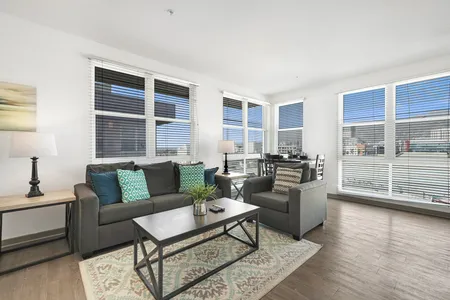Fully Furnished 3BR in Wilson Ave