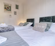 Welcome to Your 4 bedroom Coastal Retreat West Cliff On Sea!