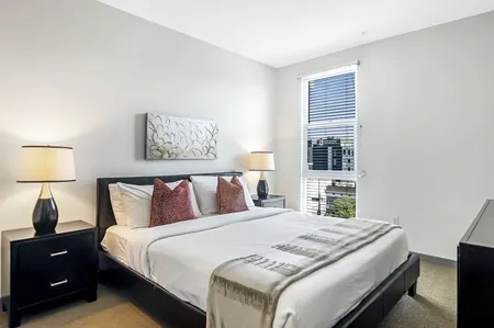 1 BR in Wilson Ave