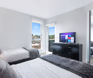 Spacious 2BR in Barrington Ave