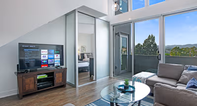 Spacious 2BR in Barrington Ave