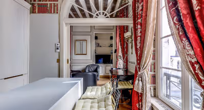 CUSTOM-BUILT AND EXQUISITELY DESIGNED ODEON SUITE SAINT GERMAIN