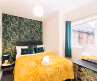 Coleshill 3 Bedroom Flat 4 Beds 1 Bath