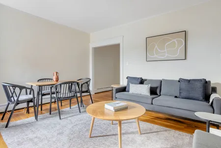 E Broadway Apartment
