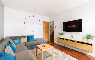 The Vines 5 Bedroom 3.5 Bathroom House & Garden