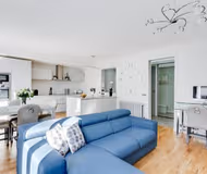 100M2 OF SHEER LUXURY ON TOP FLOOR NEAR AVENUE GEORGE V