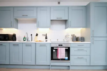 Fully equipped kitchen at 16 North Road Flat 2