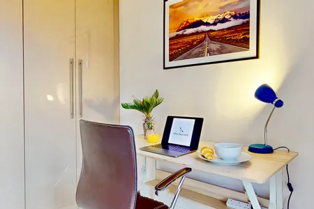 Dale House | Spacious House in Central Dartford with Parking