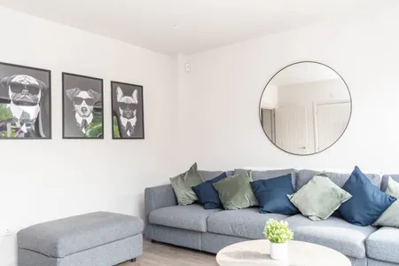 Superb, Newly Extended 3 Bed, 3 Bath House with Parking