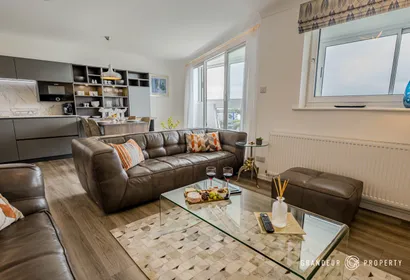 (SEA5) Shoreline Suite 3p