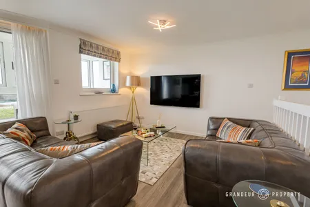 (SEA5) Shoreline Suite 3p