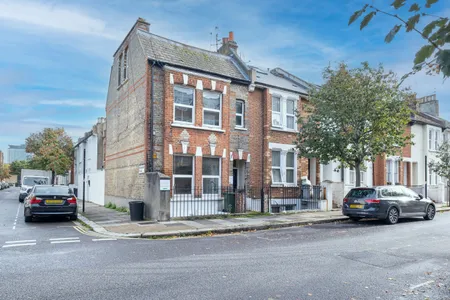 Characteristic 3 Bedroom House, Fulham