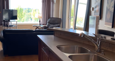 Centre Avenue NE Apartment