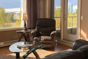 Centre Avenue NE Apartment