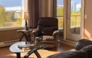 Centre Avenue NE Apartment