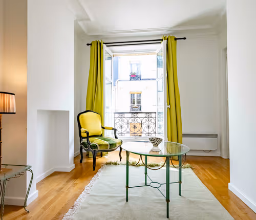 Refined Living in the Latin Quarter