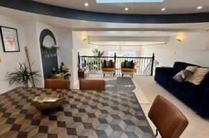 (BUR4) The Atrium 2p