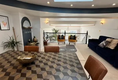 (BUR4) The Atrium 2p