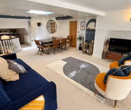 (BUR4) The Atrium 2p