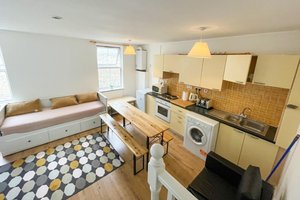 Kilburn Apartment