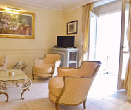 Opera Garnier 2 Bedroom with Private Courtyard