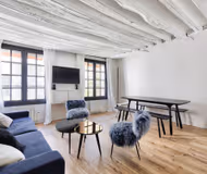 Saint-Germain des Pres Bonaparte Pont des Arts