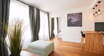 THE FINEST LANDMARKS OF PARIS-PLACE MONGE » (LINE 7)