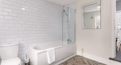 Newcombe House, 3 bedroom free parking