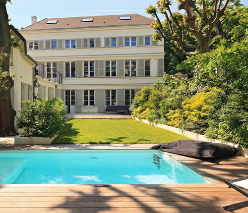 Home with Garden & Pool in Latin Quarter