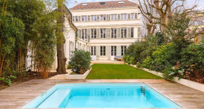 Home with Garden & Pool in Latin Quarter