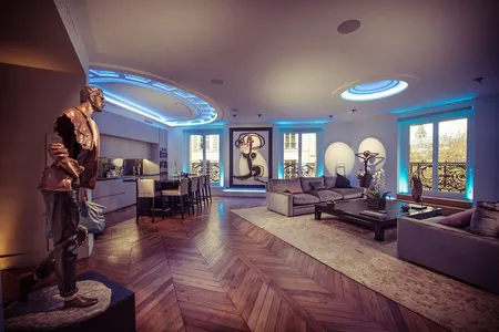 ST GERMAIN JAW DROPPING LUXURY WITH CONTEMPORARY ART &ORIENTAL RICHNESS